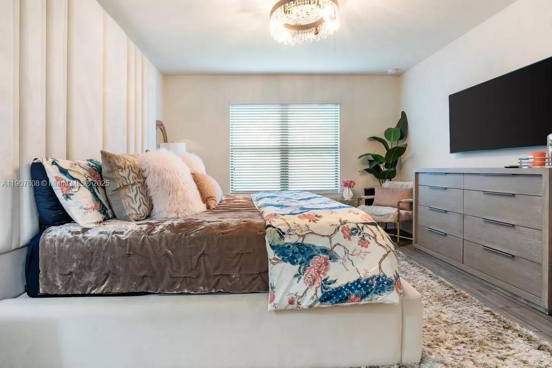 For Rent: $4,250 (4 beds, 2 baths, 1828 Square Feet)