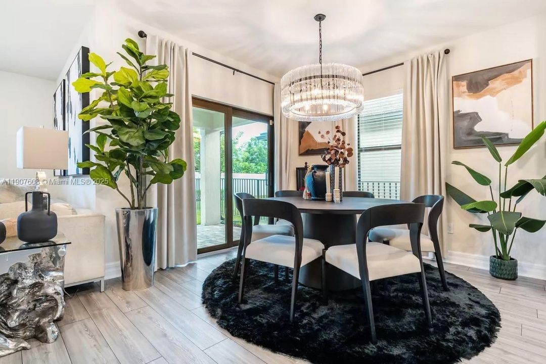 For Rent: $4,250 (4 beds, 2 baths, 1828 Square Feet)