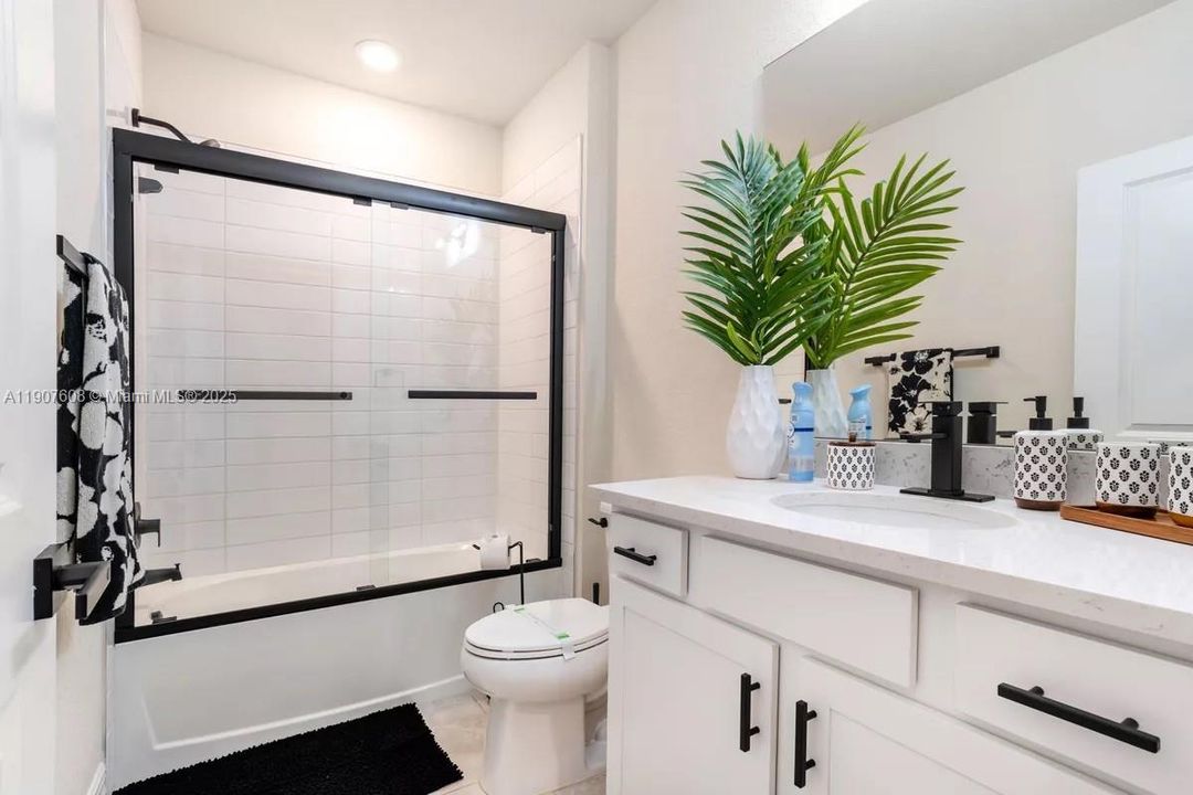 For Rent: $4,250 (4 beds, 2 baths, 1828 Square Feet)