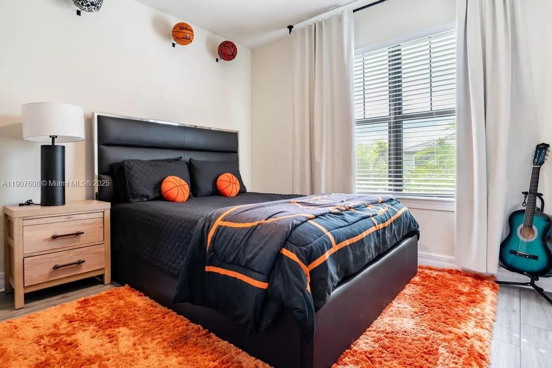 For Rent: $4,250 (4 beds, 2 baths, 1828 Square Feet)