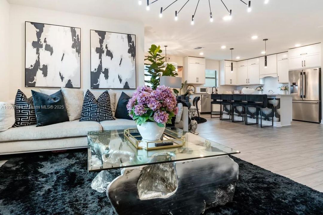 For Rent: $4,250 (4 beds, 2 baths, 1828 Square Feet)