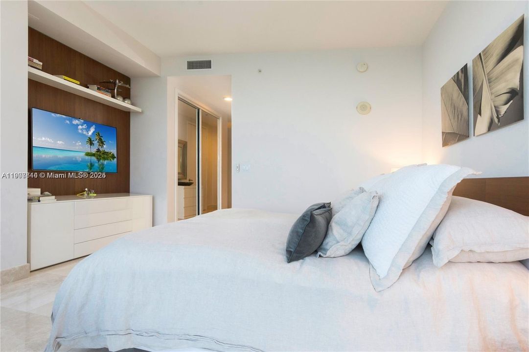 En Venta: $1,695,000 (2 camas, 2 baños, 1570 Pies cuadrados)