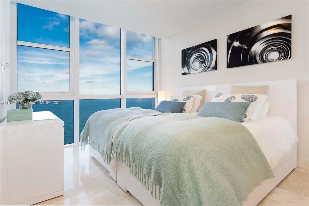 En Venta: $1,695,000 (2 camas, 2 baños, 1570 Pies cuadrados)