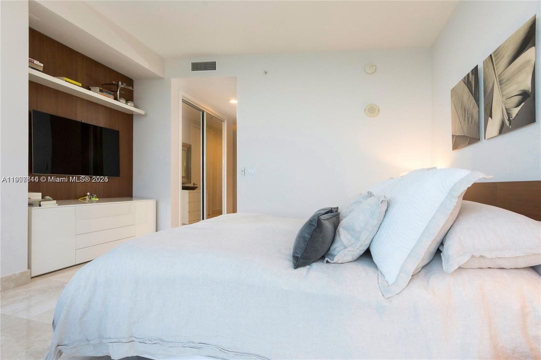 En Venta: $1,695,000 (2 camas, 2 baños, 1570 Pies cuadrados)