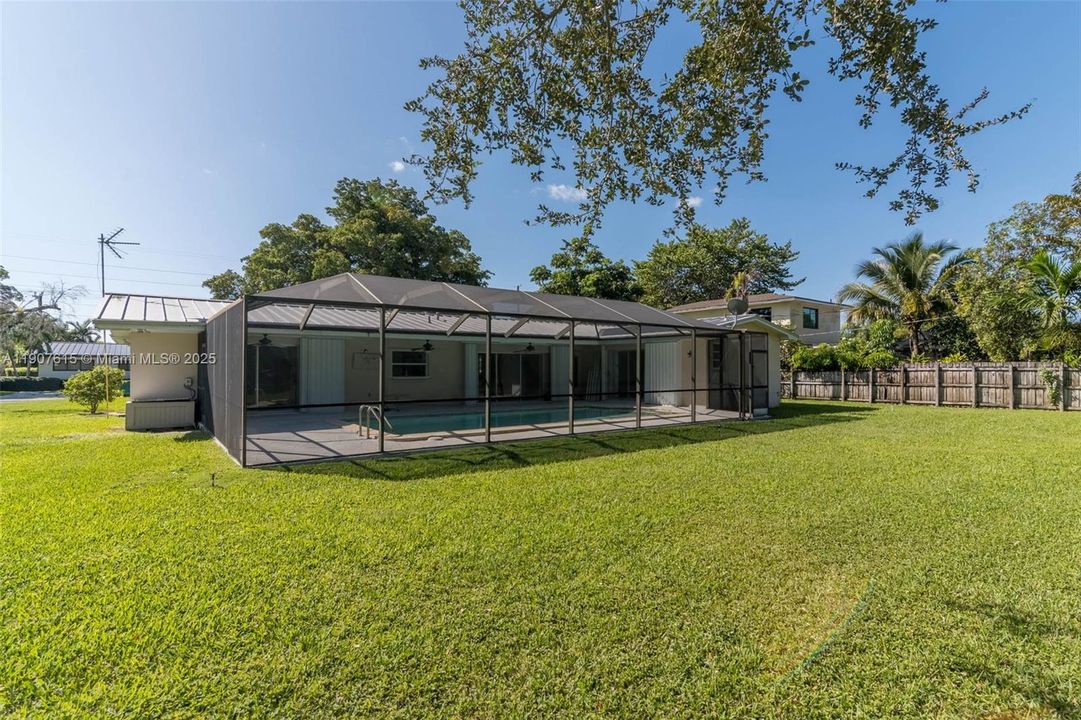 Active With Contract: $999,000 (3 beds, 2 baths, 1803 Square Feet)