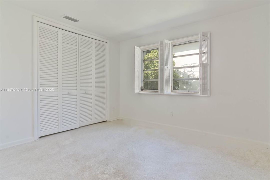 Active With Contract: $999,000 (3 beds, 2 baths, 1803 Square Feet)