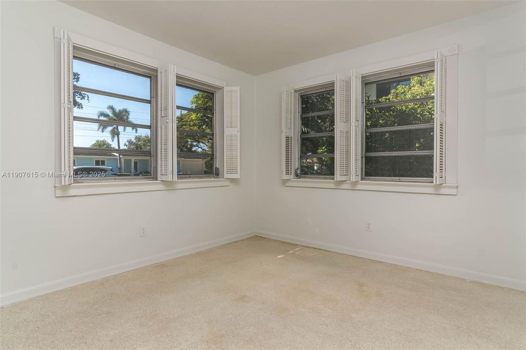 Active With Contract: $999,000 (3 beds, 2 baths, 1803 Square Feet)