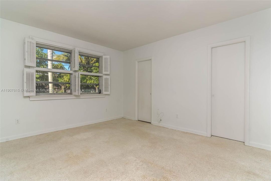 Active With Contract: $999,000 (3 beds, 2 baths, 1803 Square Feet)