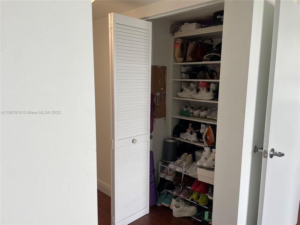 Под контрактом: $2,750 (1 спален, 1 ванн, 822 Квадратных фут)