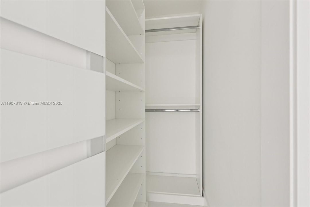 待售: $569,000 (2 贝兹, 2 浴室, 1061 平方英尺)