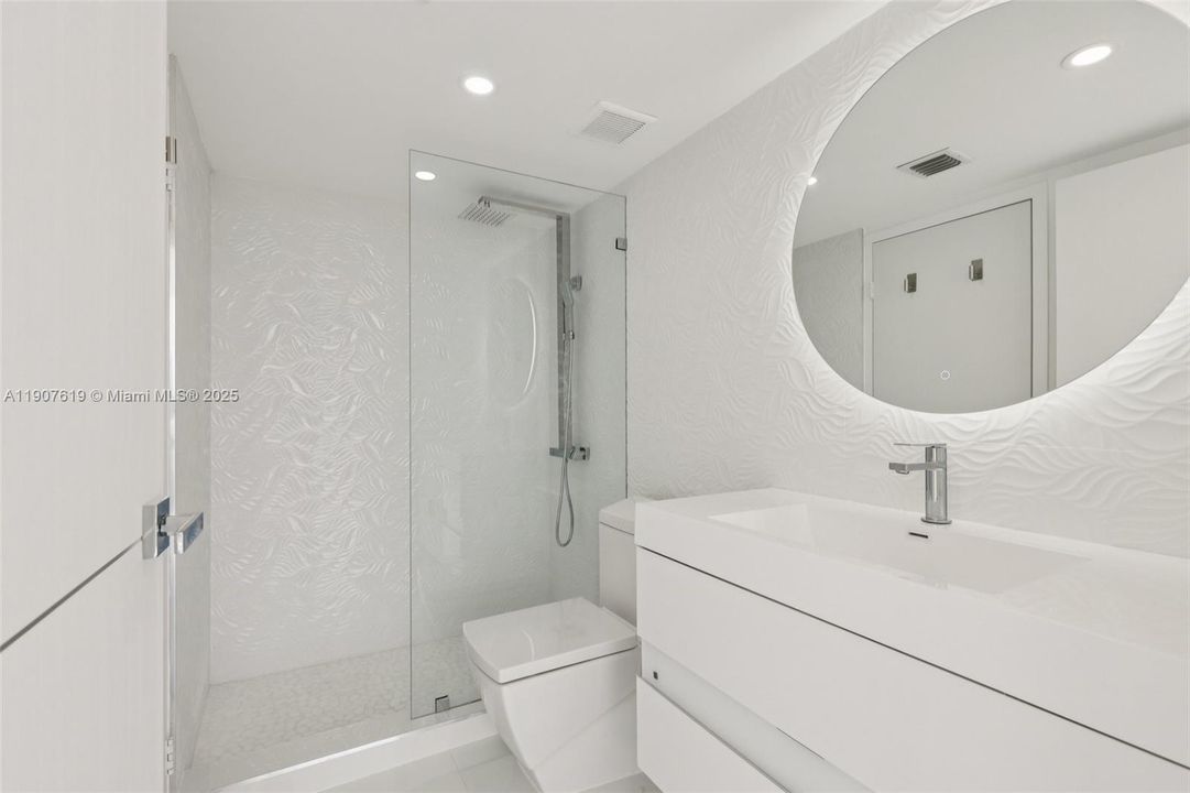 待售: $569,000 (2 贝兹, 2 浴室, 1061 平方英尺)