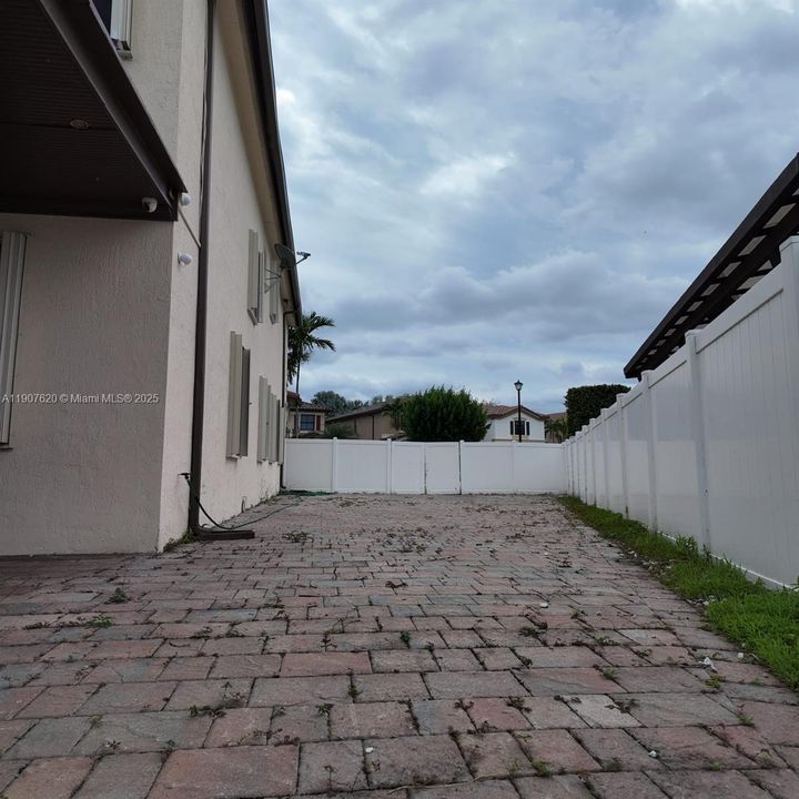 For Rent: $5,000 (5 beds, 4 baths, 2759 Square Feet)