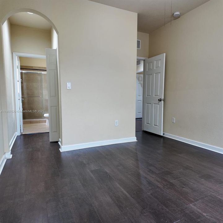 For Rent: $5,000 (5 beds, 4 baths, 2759 Square Feet)