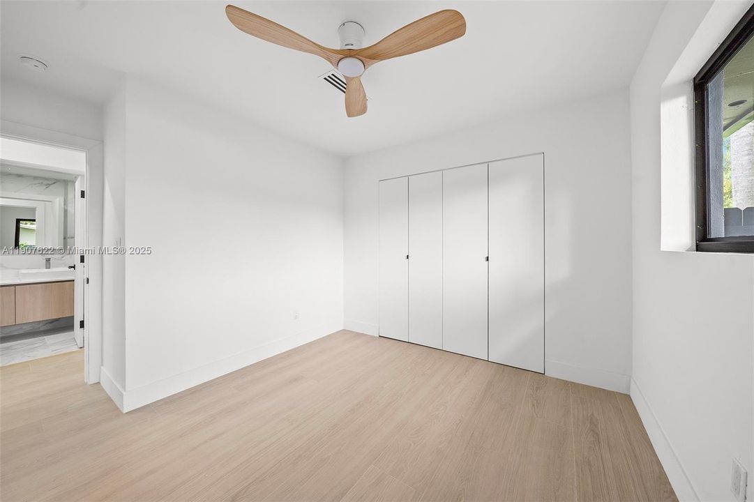 Fifth Bedroom with closet