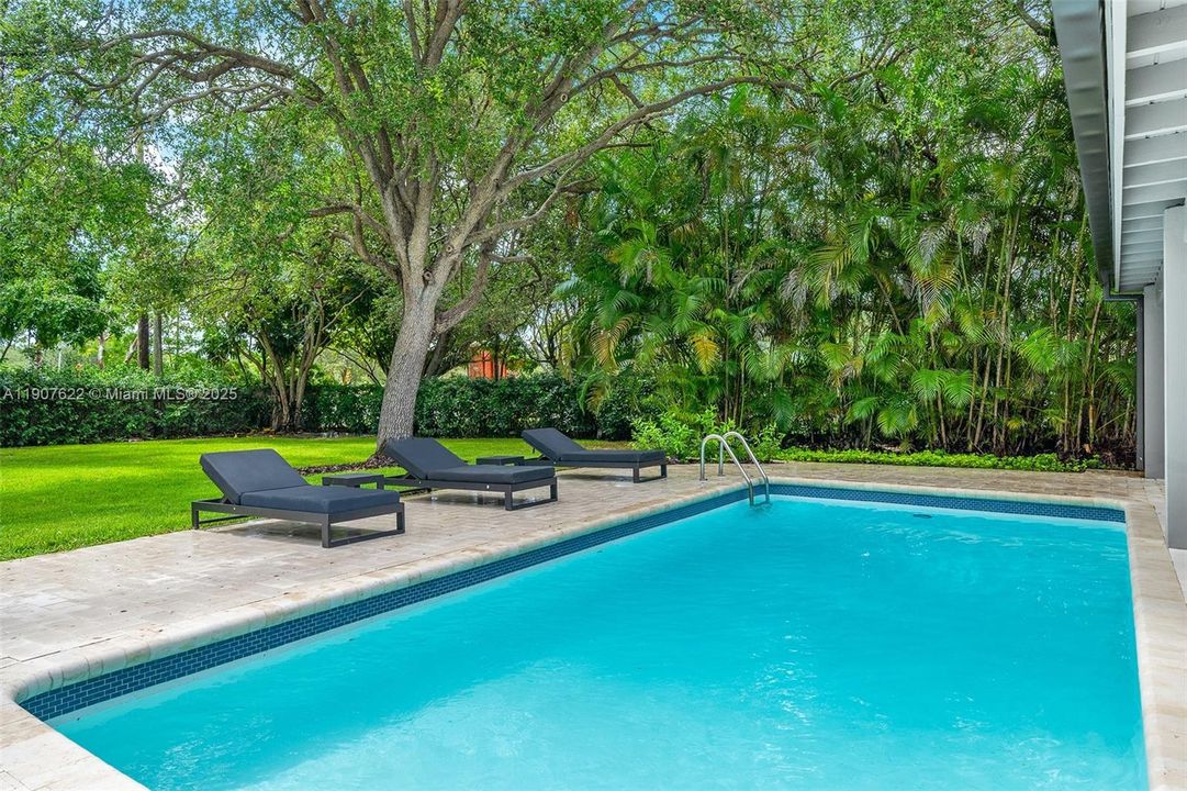 For Rent: $12,000 (5 beds, 3 baths, 2438 Square Feet)