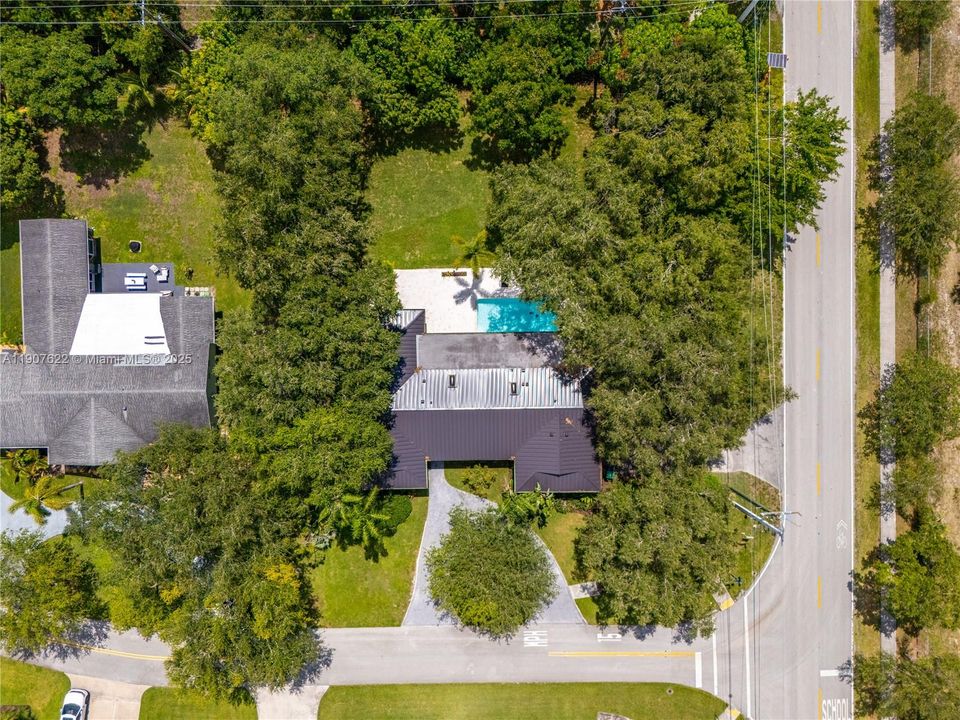 For Rent: $12,000 (5 beds, 3 baths, 2438 Square Feet)