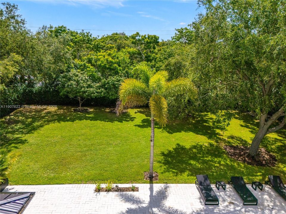 For Rent: $12,000 (5 beds, 3 baths, 2438 Square Feet)