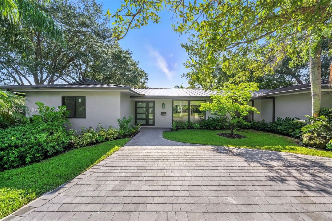 For Rent: $12,000 (5 beds, 3 baths, 2438 Square Feet)