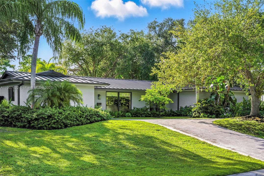 For Rent: $12,000 (5 beds, 3 baths, 2438 Square Feet)