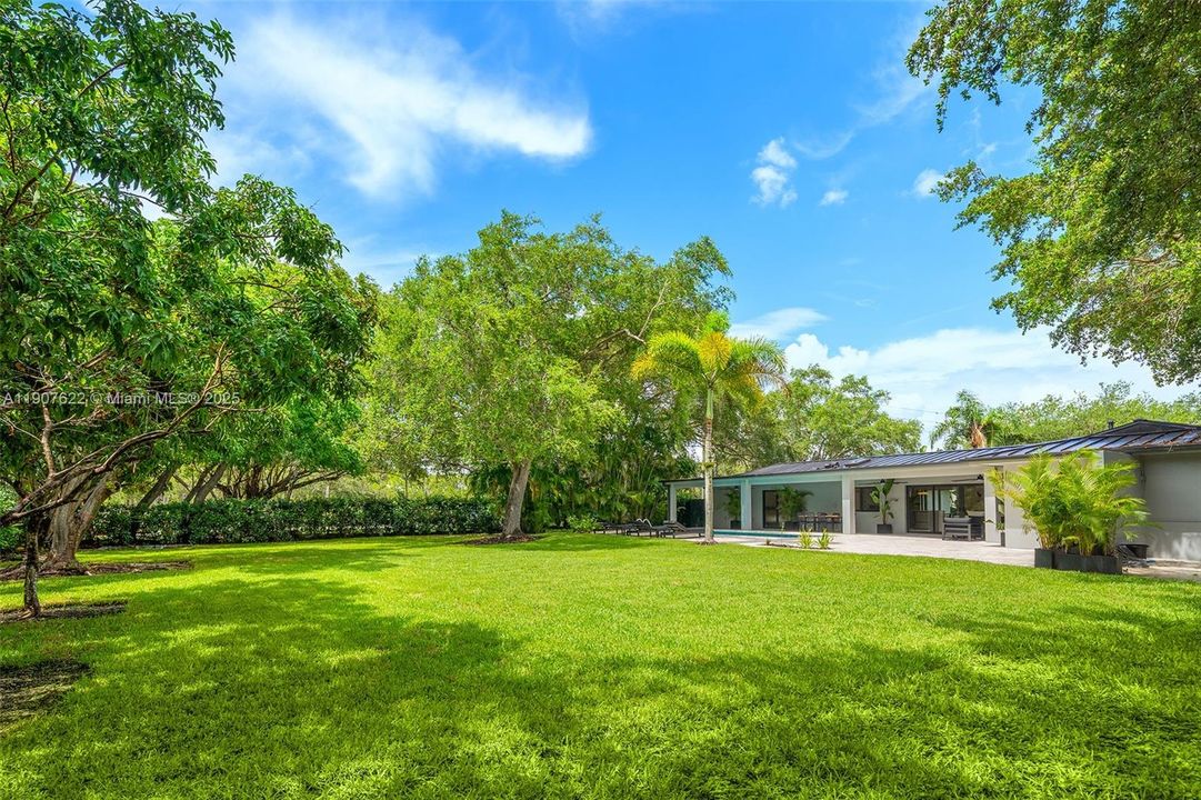 For Rent: $12,000 (5 beds, 3 baths, 2438 Square Feet)