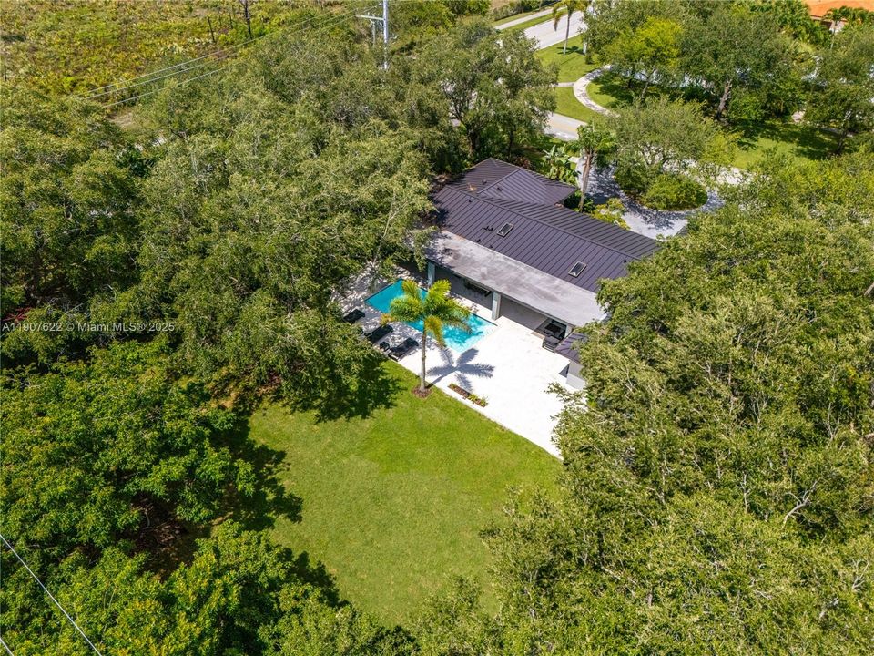 For Rent: $12,000 (5 beds, 3 baths, 2438 Square Feet)