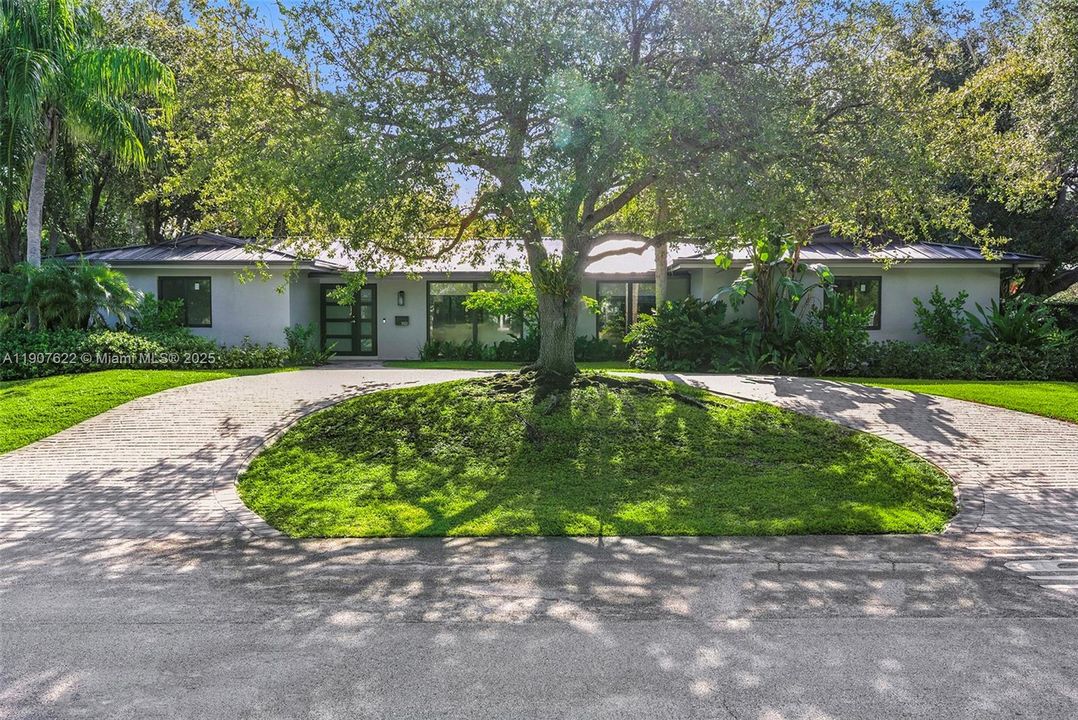 For Rent: $12,000 (5 beds, 3 baths, 2438 Square Feet)