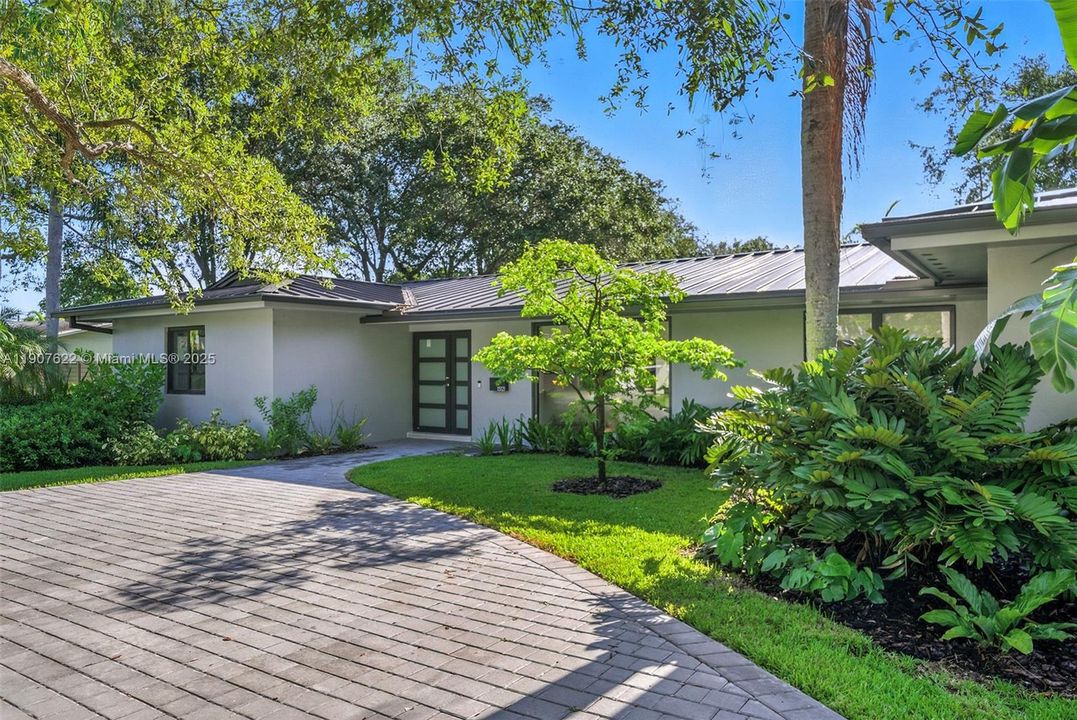 For Rent: $12,000 (5 beds, 3 baths, 2438 Square Feet)