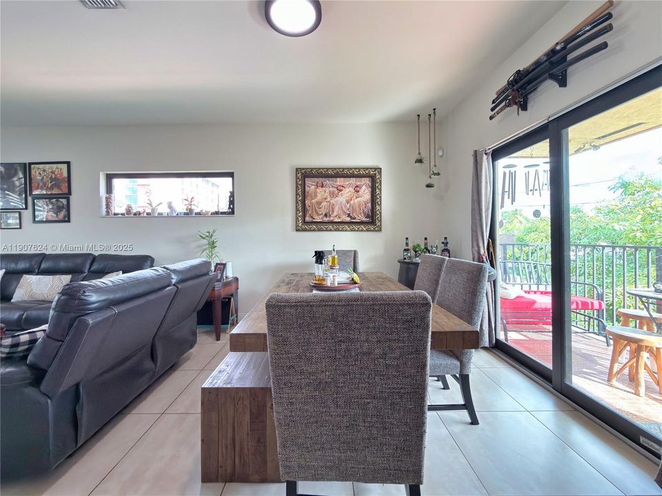 Recently Rented: $2,950 (3 beds, 2 baths, 1325 Square Feet)