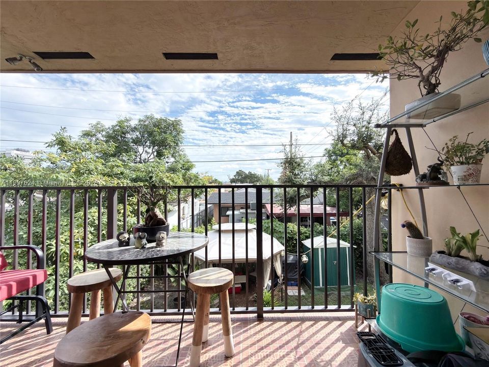 Recently Rented: $2,950 (3 beds, 2 baths, 1325 Square Feet)