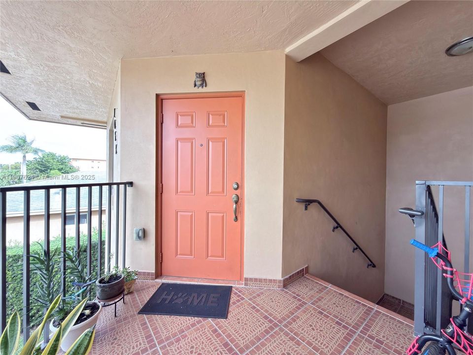 Recently Rented: $2,950 (3 beds, 2 baths, 1325 Square Feet)