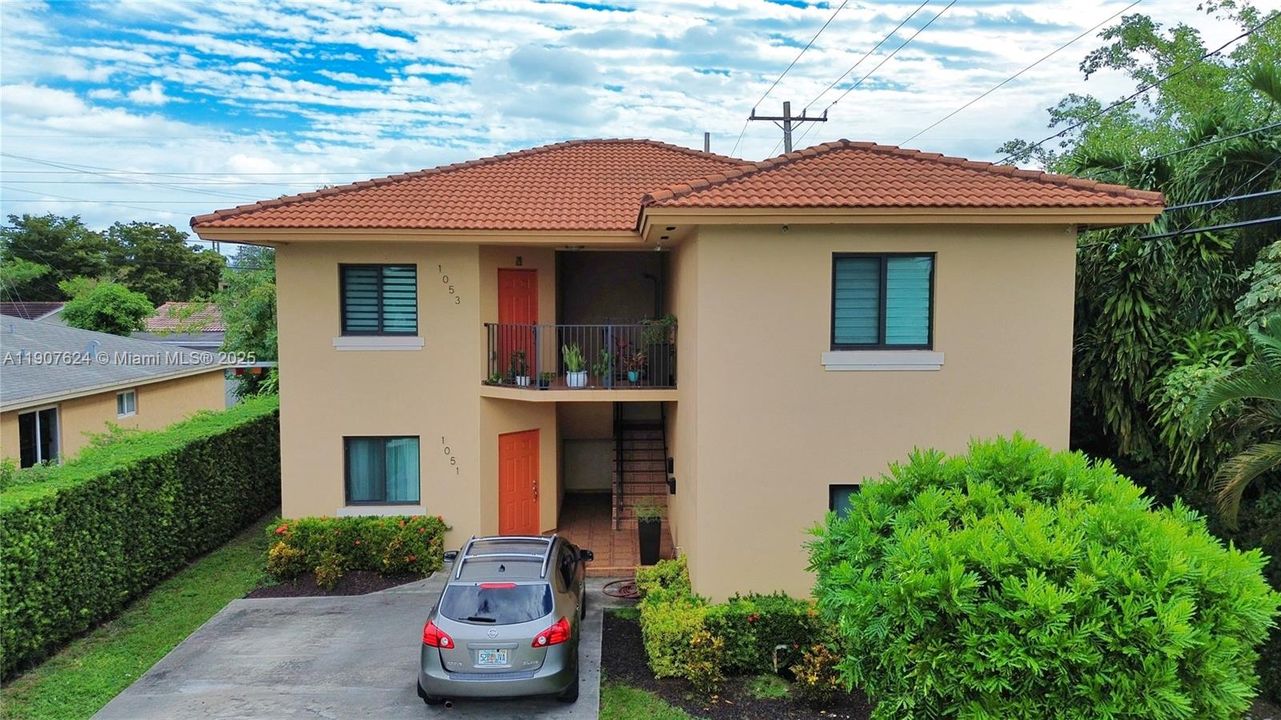 Recently Rented: $2,950 (3 beds, 2 baths, 1325 Square Feet)