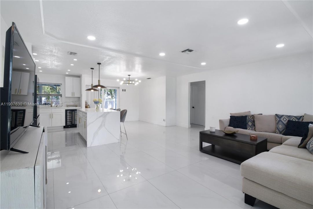 На продажу: $520,000 (3 спален, 2 ванн, 1317 Квадратных фут)