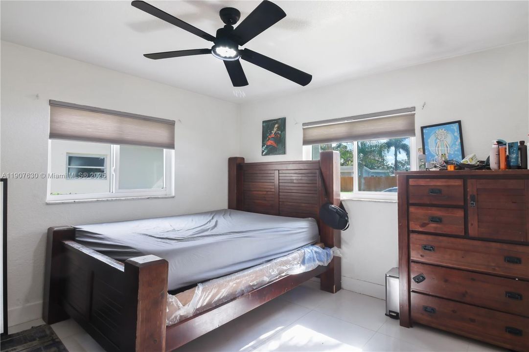 На продажу: $520,000 (3 спален, 2 ванн, 1317 Квадратных фут)