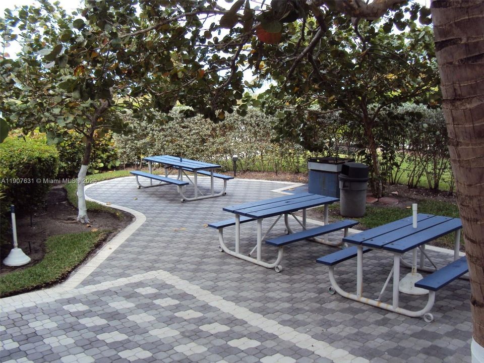 For Rent: $4,800 (2 beds, 2 baths, 1579 Square Feet)