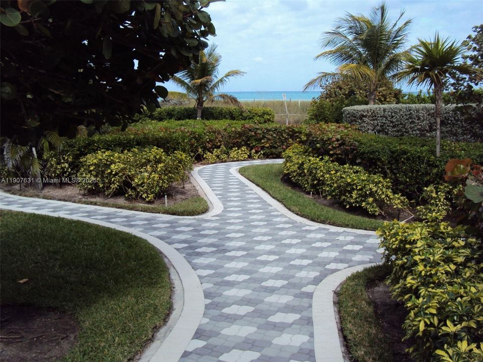 For Rent: $4,800 (2 beds, 2 baths, 1579 Square Feet)