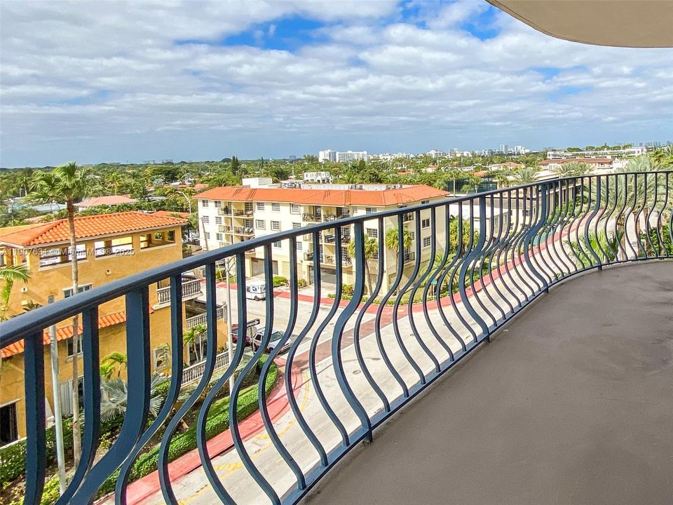 For Rent: $4,800 (2 beds, 2 baths, 1579 Square Feet)