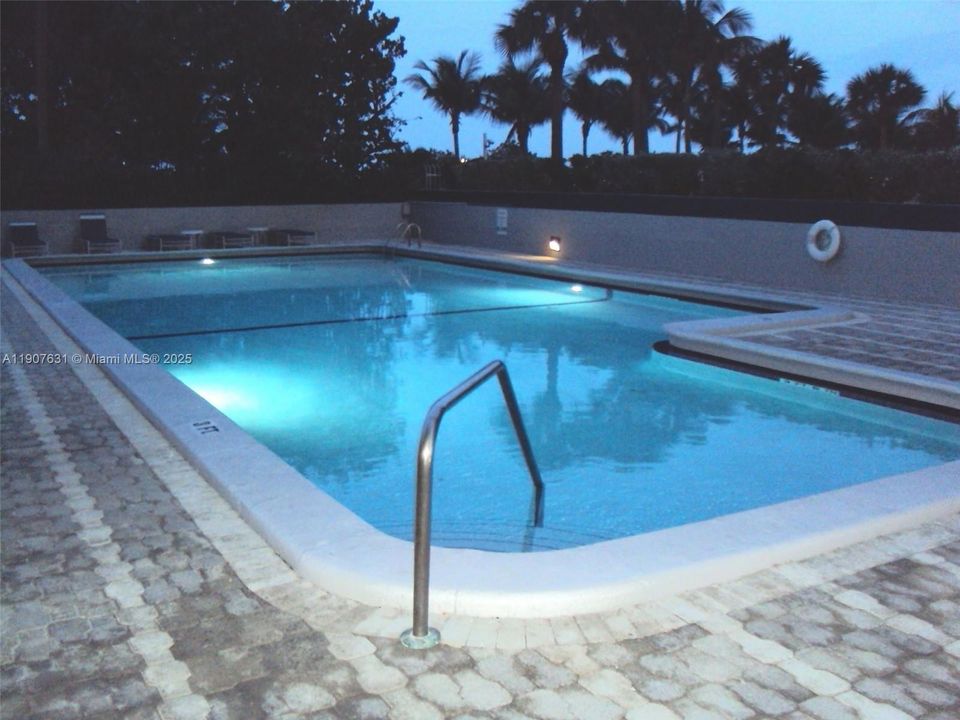 For Rent: $4,800 (2 beds, 2 baths, 1579 Square Feet)