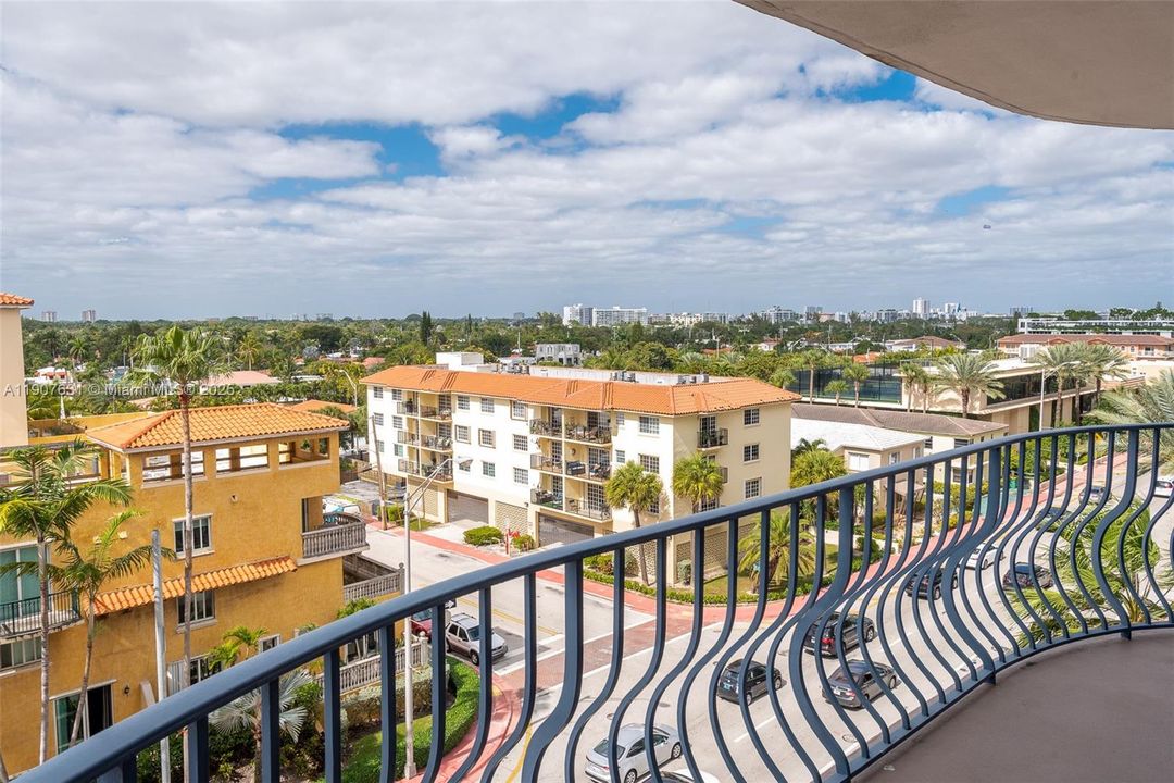 For Rent: $4,800 (2 beds, 2 baths, 1579 Square Feet)