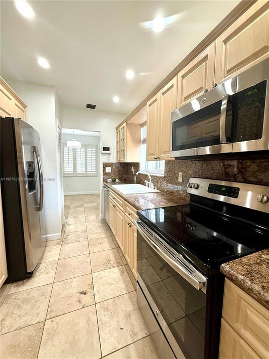 For Rent: $3,800 (3 beds, 2 baths, 1394 Square Feet)