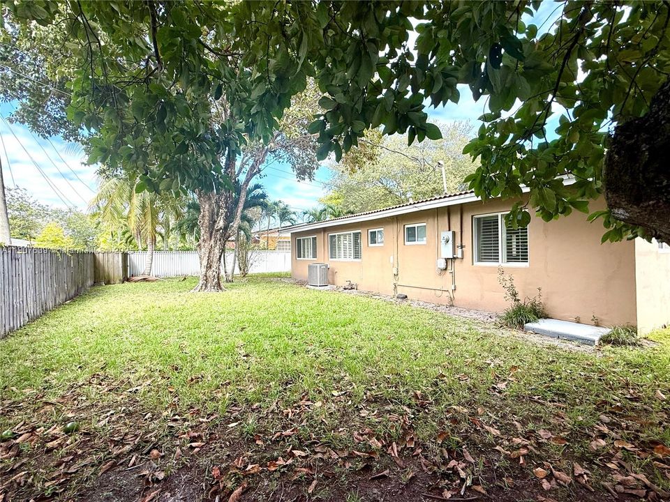 For Rent: $3,800 (3 beds, 2 baths, 1394 Square Feet)