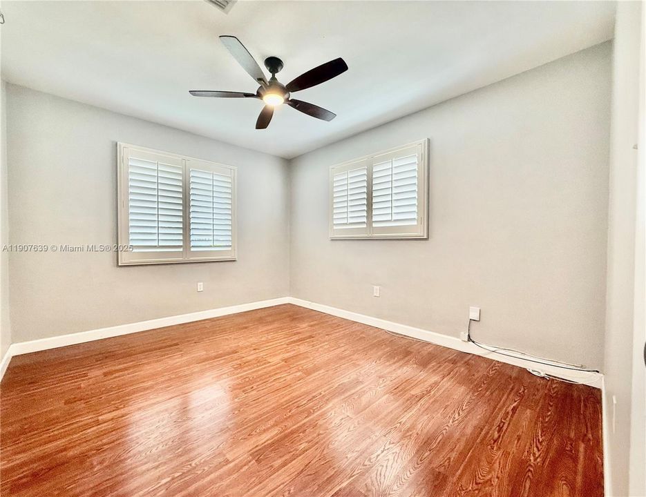 For Rent: $3,800 (3 beds, 2 baths, 1394 Square Feet)