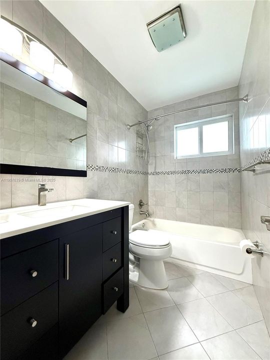 For Rent: $3,800 (3 beds, 2 baths, 1394 Square Feet)