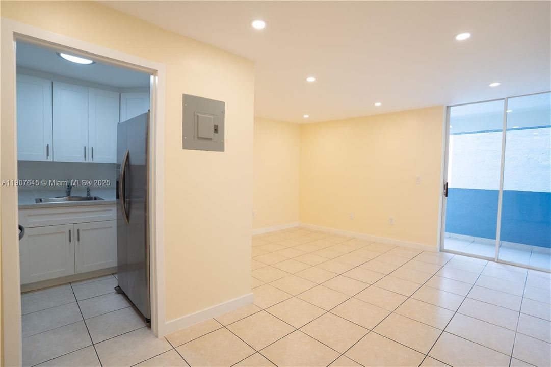 For Sale: $185,000 (1 beds, 1 baths, 506 Square Feet)