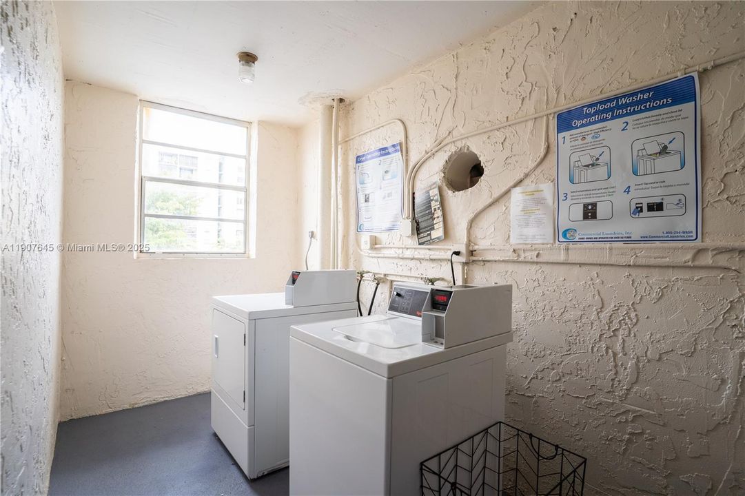 For Sale: $185,000 (1 beds, 1 baths, 506 Square Feet)