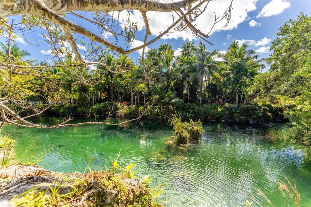 En Venta: $17,499,999 (14.30 acres)