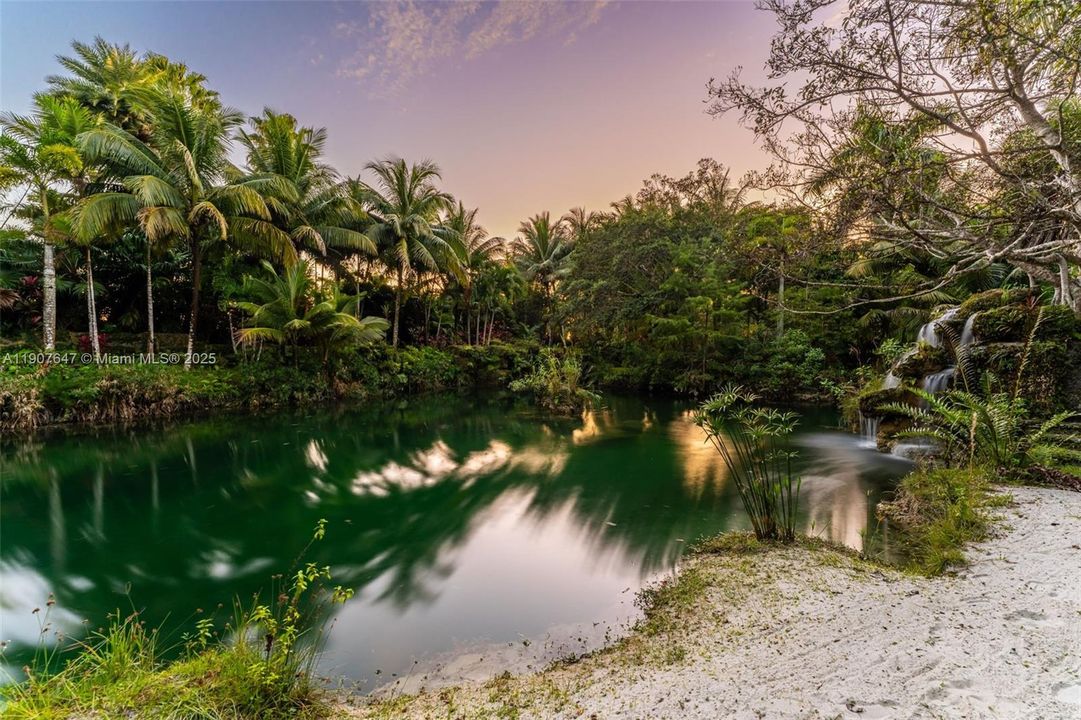 En Venta: $17,499,999 (14.30 acres)