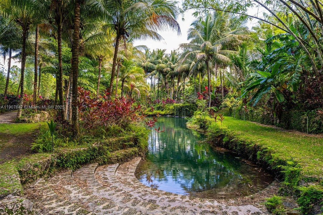 En Venta: $17,499,999 (14.30 acres)