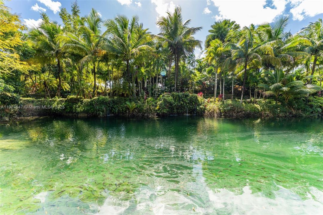 En Venta: $17,499,999 (14.30 acres)