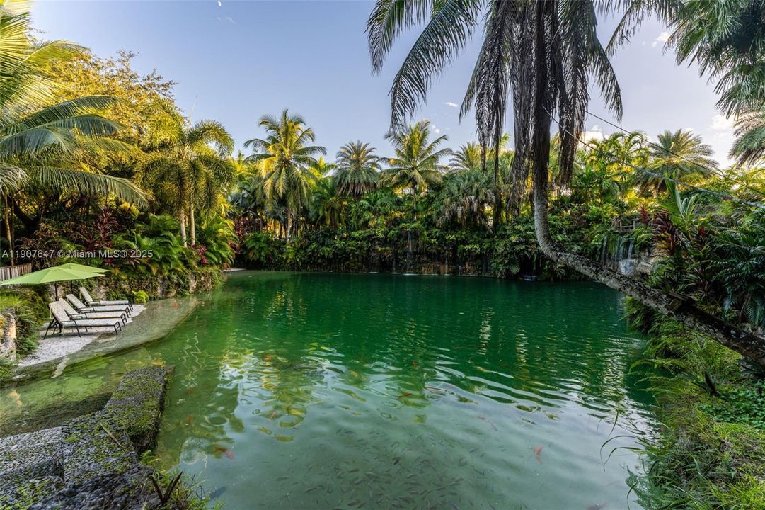 En Venta: $17,499,999 (14.30 acres)