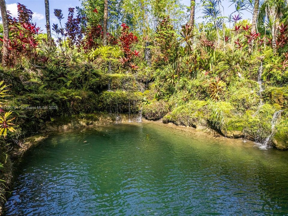 En Venta: $17,499,999 (14.30 acres)